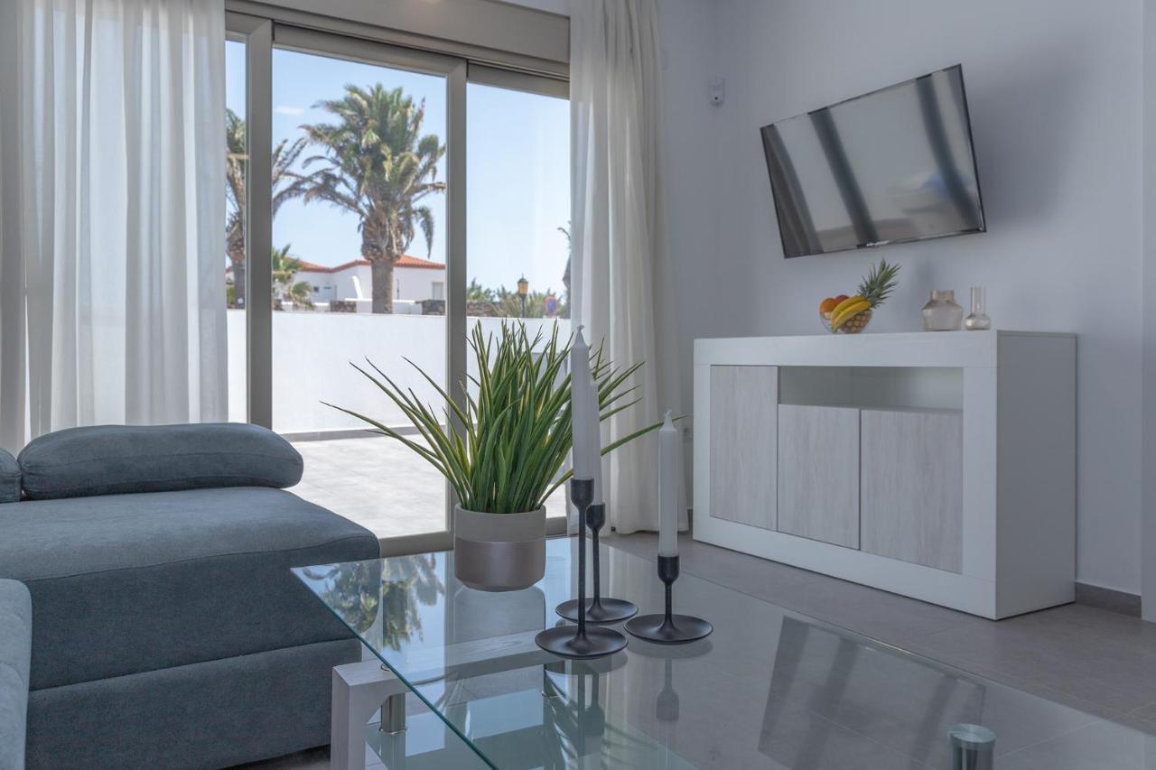 Apartment Family 1 Beachfront Corralejo By Holidays Home Buitenkant foto