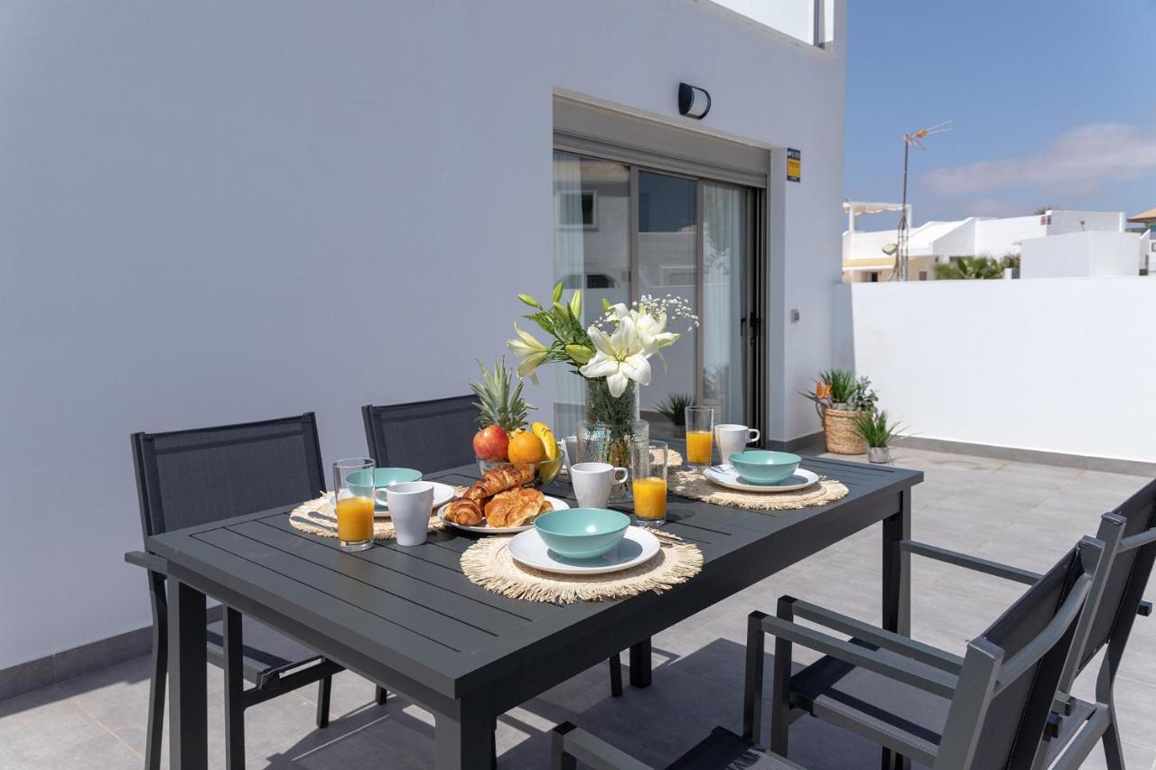 Apartment Family 1 Beachfront Corralejo By Holidays Home Buitenkant foto